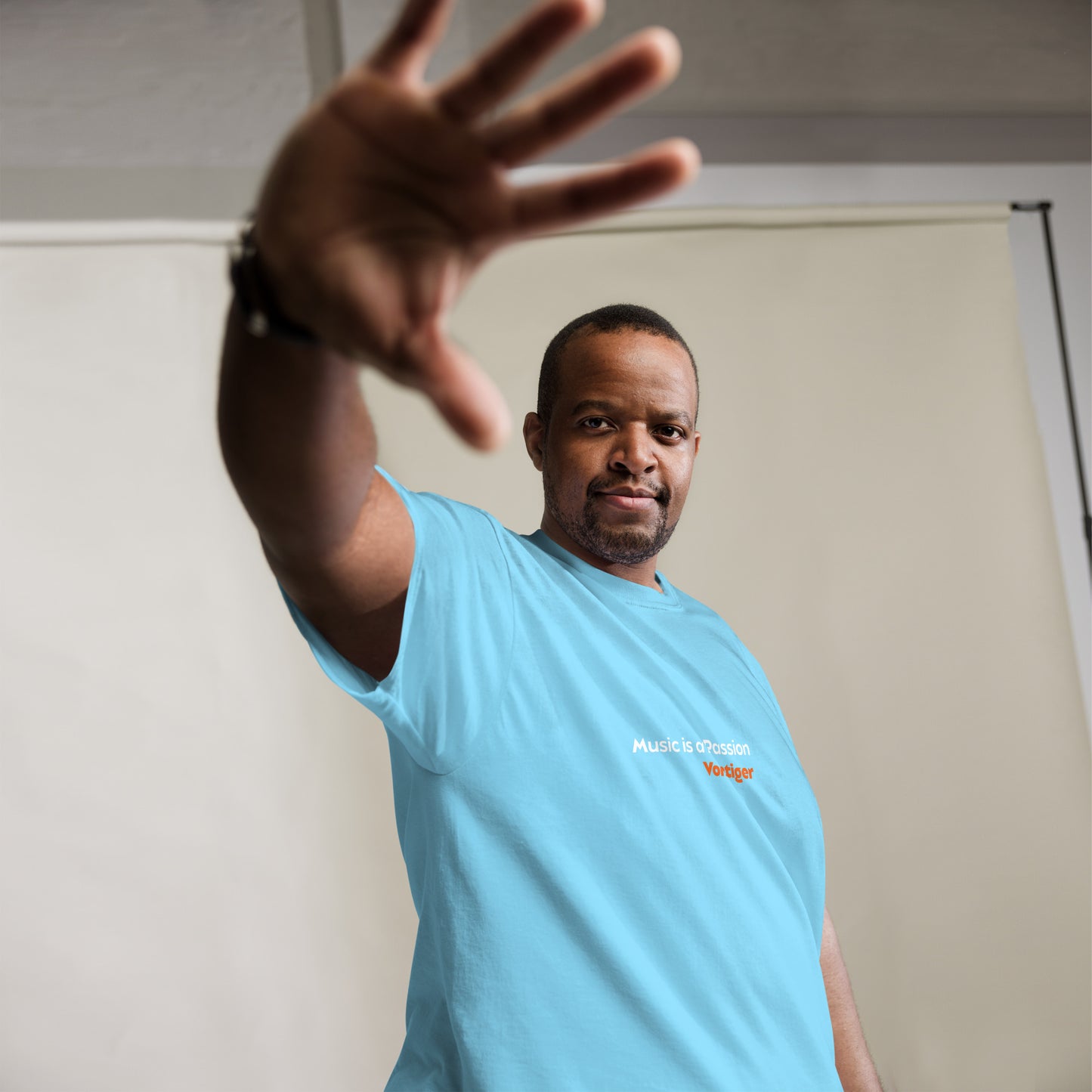 01 Unisex classic "big" t-shirt Music is a Passion